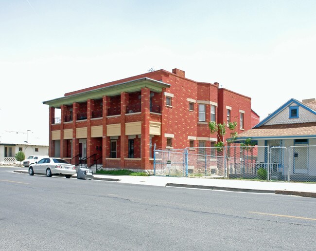 1028 Wyoming Ave in El Paso, TX - Building Photo - Building Photo