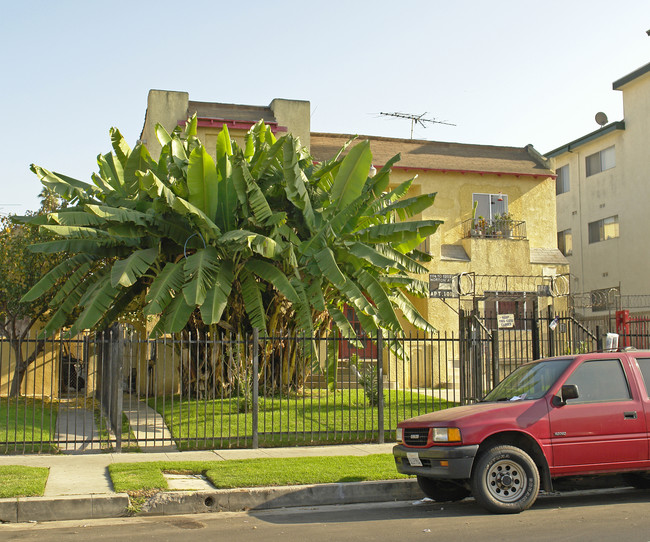 1202 S Norton Ave in Los Angeles, CA - Foto de edificio - Building Photo