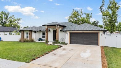 106 1st Ave NE in Lutz, FL - Building Photo - Building Photo