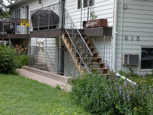 property at 915 9th St S