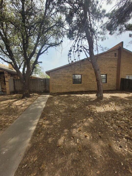 4501 Fairgate Dr in Midland, TX - Building Photo