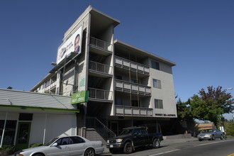 Prospect Hill Apartments in Oakland, CA - Building Photo - Building Photo