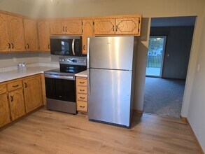 13752 Round Lake Blvd NW in Andover, MN - Building Photo - Building Photo