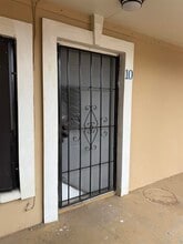 3315 San Agustin Ave in Laredo, TX - Foto de edificio - Building Photo