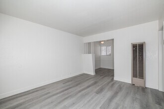 903 N Sloan Ave. in Compton, CA - Building Photo - Interior Photo