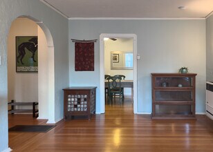5719 Hermann St, Unit 5719 in Oakland, CA - Building Photo - Building Photo