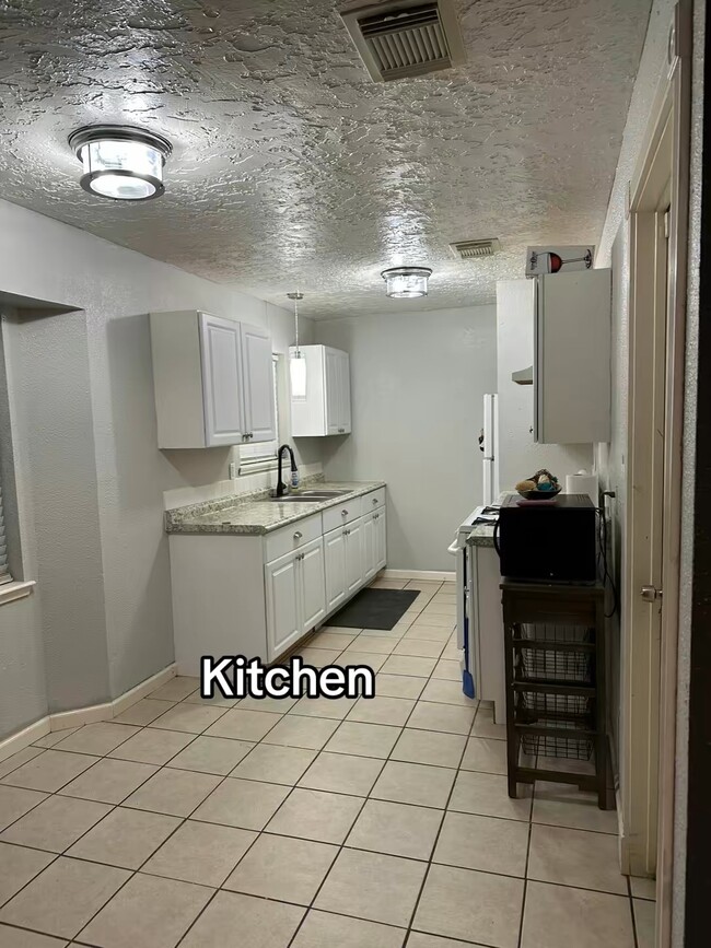 546 Glenvale Dr in Houston, TX - Building Photo - Building Photo