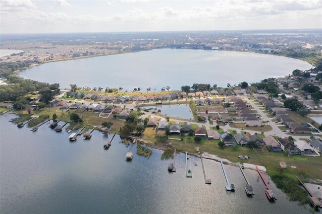 4127 Island Lakes Dr in Winter Haven, FL - Building Photo - Building Photo