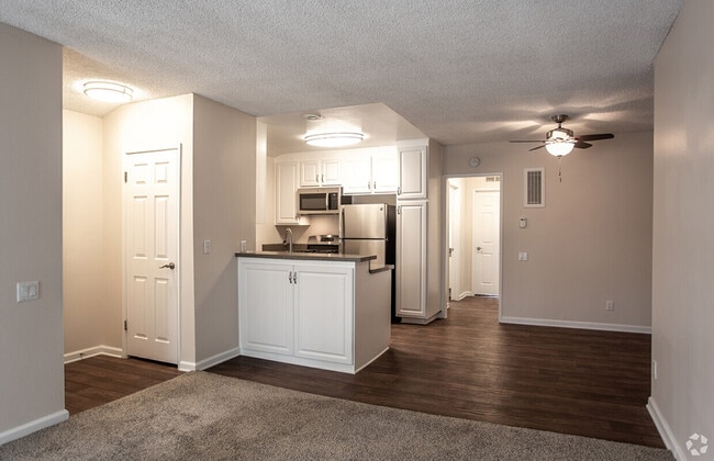 Charter Oaks Apartments in Thousand Oaks, CA - Building Photo - Building Photo