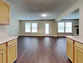 10798 Cyrus Dr in Indianapolis, IN - Foto de edificio - Building Photo