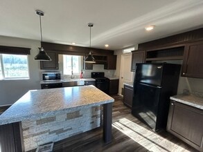 2090-2045 45 Rd in De Beque, CO - Foto de edificio - Building Photo