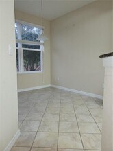 8335 Bella Vida Cir in Four Corners, FL - Building Photo - Building Photo