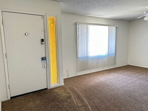5850 W Acoma Dr in Glendale, AZ - Building Photo - Building Photo