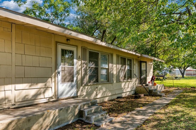 6163 Brocks Ln in Fort Worth, TX - Building Photo - Building Photo