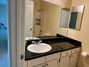 37242 Sabal Ave in Palmdale, CA - Foto de edificio - Building Photo