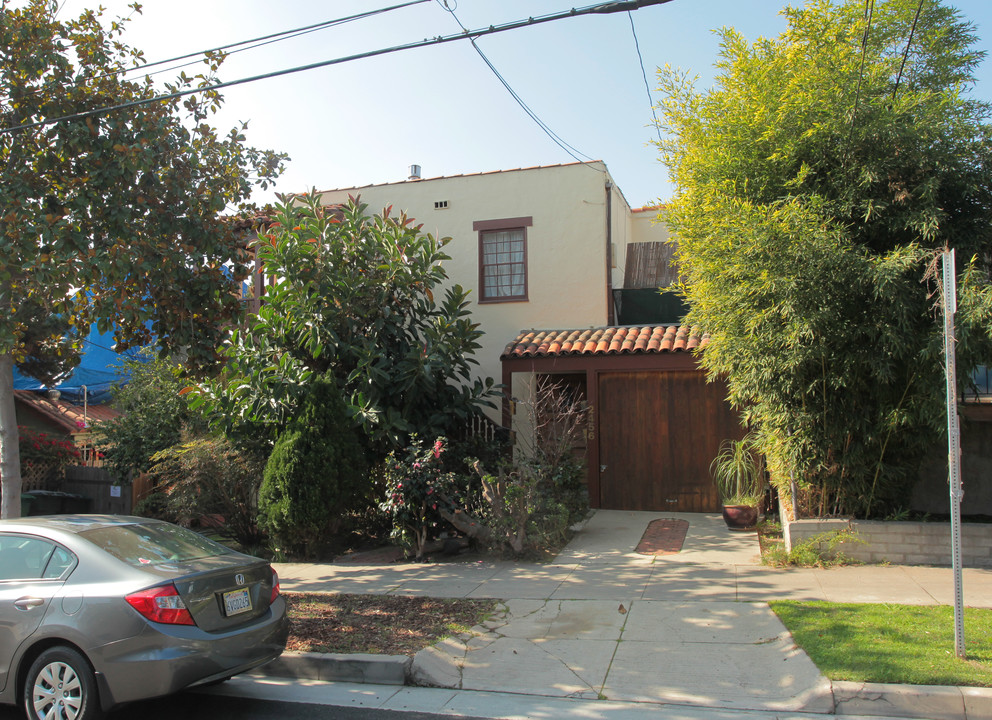 2454-2456 Beverly Ave in Santa Monica, CA - Building Photo