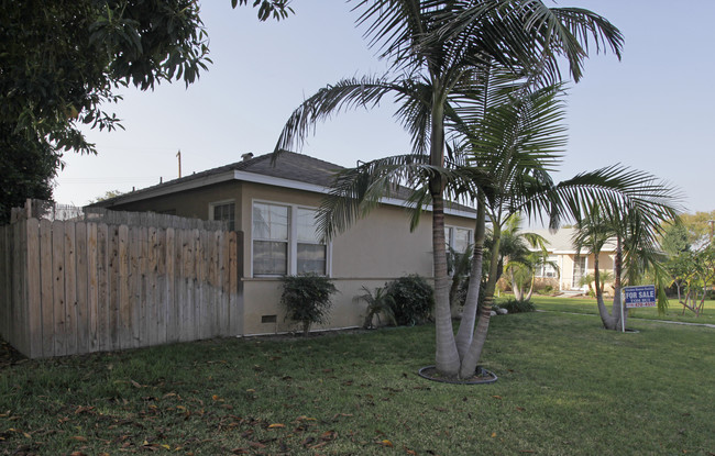 1912-1922 W Valencia Dr in Fullerton, CA - Building Photo - Building Photo