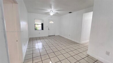 7380 SW 36th St in Miami, FL - Building Photo - Building Photo