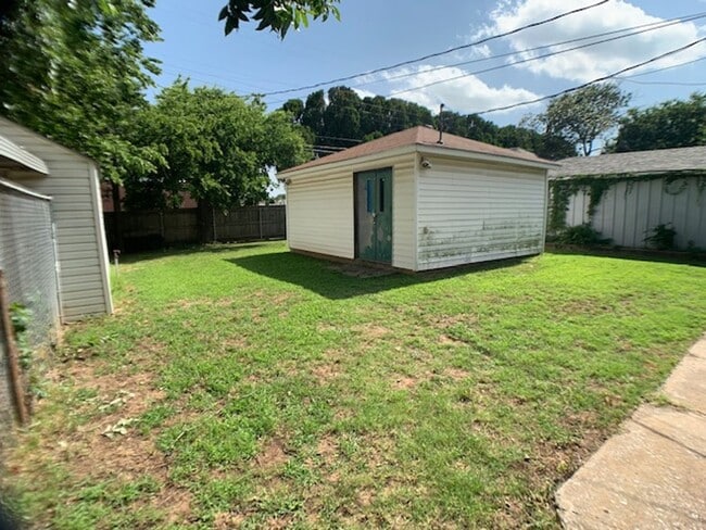 2128 NW 25th St in Oklahoma City, OK - Building Photo - Building Photo