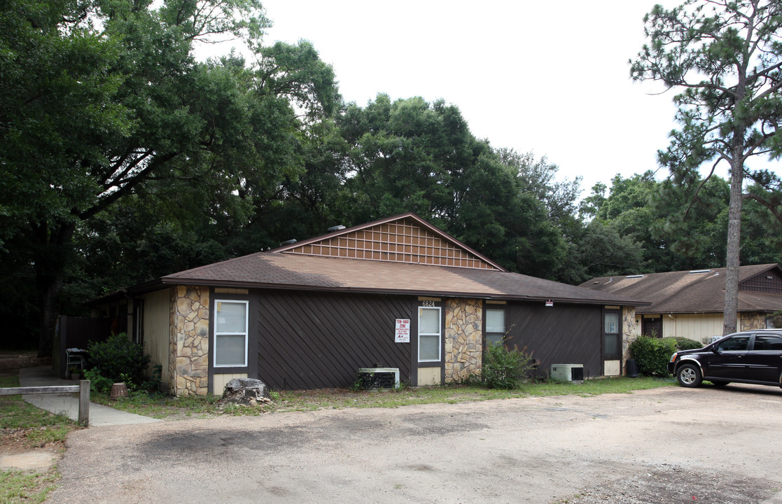 6824 Tiki Ln in Pensacola, FL - Foto de edificio