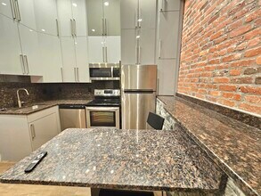 1028 Commonwealth Ave, Unit 1 in Boston, MA - Building Photo - Building Photo