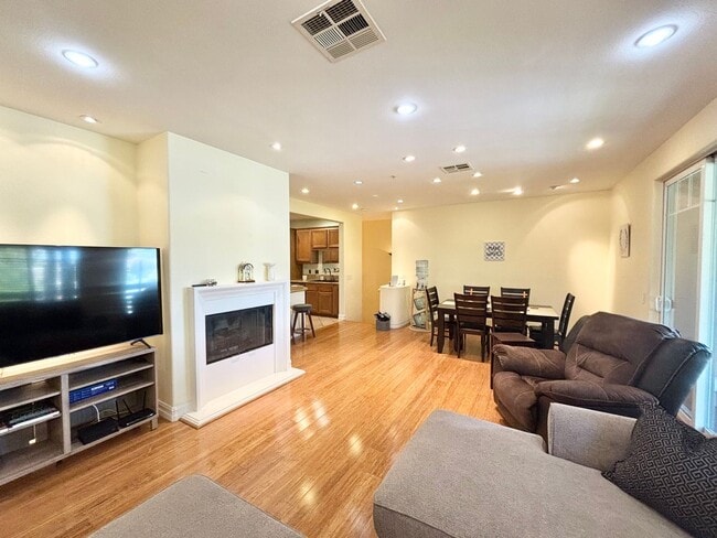 1430 Windshore Way in Oxnard, CA - Building Photo - Building Photo
