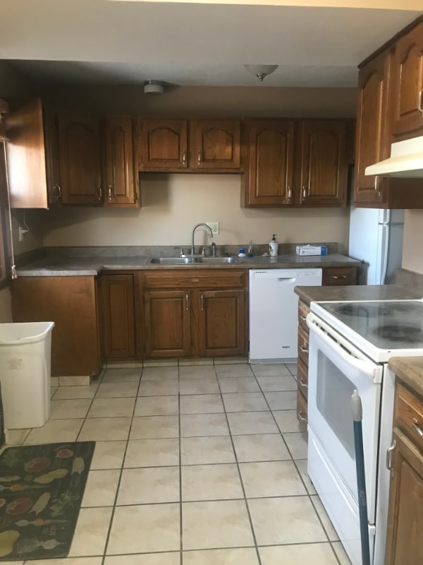 3468 SE Crestwater Dr in Topeka, KS - Foto de edificio - Building Photo