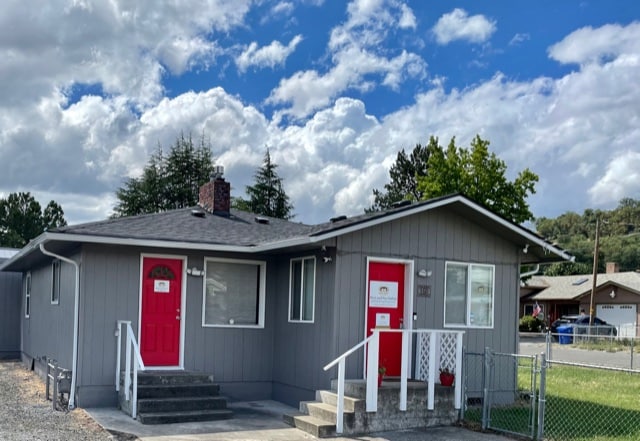 160 Rose Ave in Winston, OR - Building Photo - Building Photo