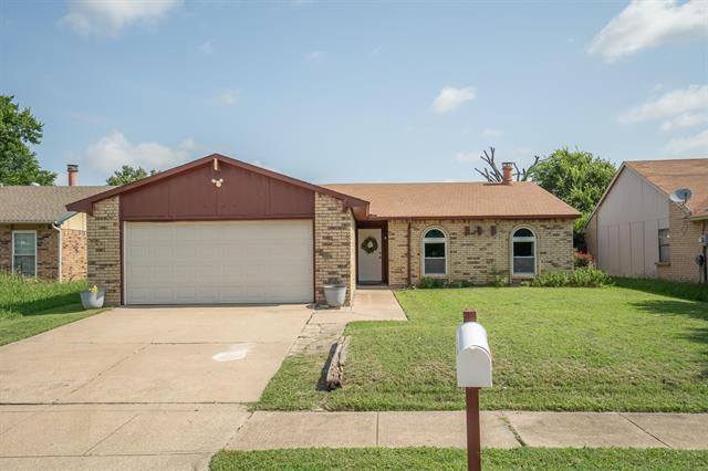 4025 Shagbark St in Fort Worth, TX - Building Photo