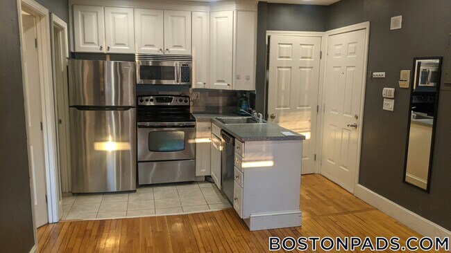1 Centre St in Boston, MA - Building Photo - Building Photo