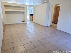 948 Lloyd George Dr in Henderson, NV - Building Photo - Building Photo