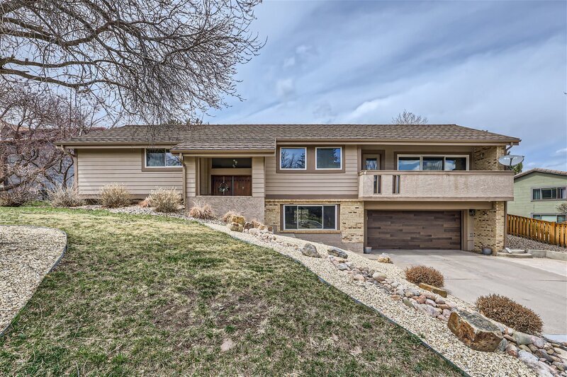 1030 Popes Valley Dr in Colorado Springs, CO - Building Photo