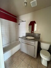 7933 Brays St in Houston, TX - Building Photo - Building Photo