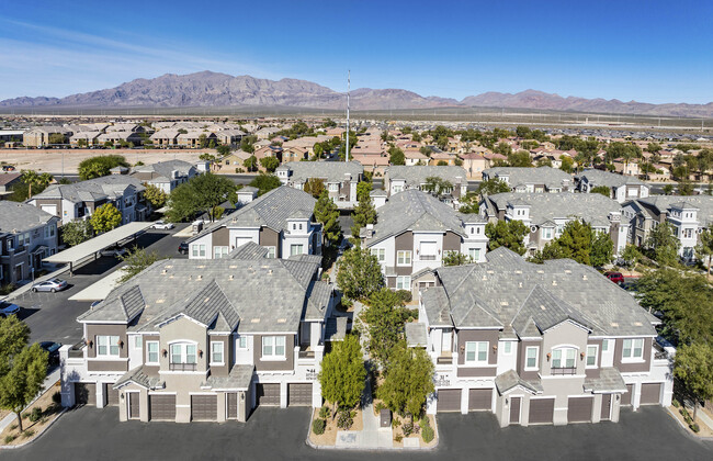 Colonial Grand at Palm Vista in North Las Vegas, NV - Building Photo - Building Photo