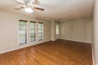 1204 Manchester Dr in Clinton, MS - Building Photo - Building Photo