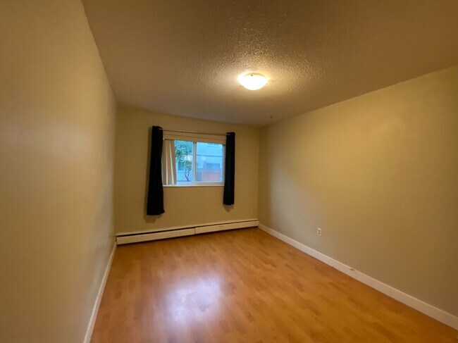 8111 Ryan Rd in Richmond, BC - Building Photo - Building Photo