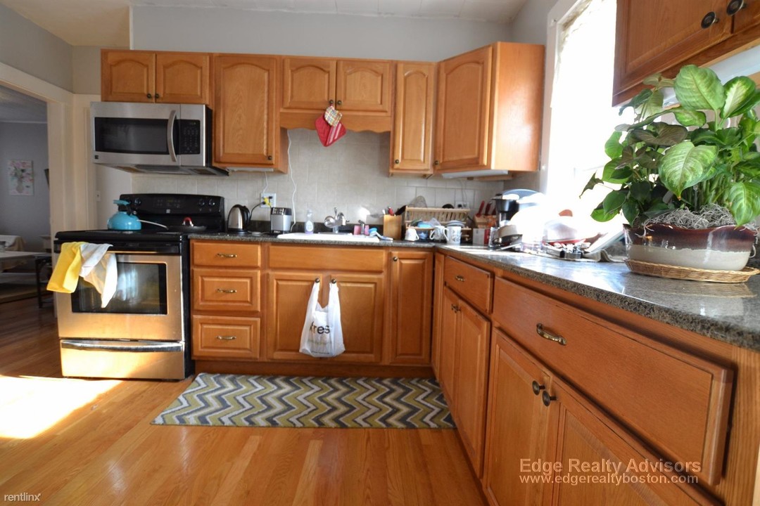 437 Washington St in Boston, MA - Building Photo