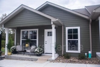 27 Flats Dr in Hurricane, WV - Building Photo - Building Photo