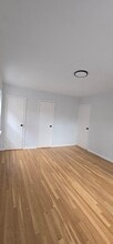 1042 E 211th St, Unit 1st Fl in Bronx, NY - Building Photo - Building Photo