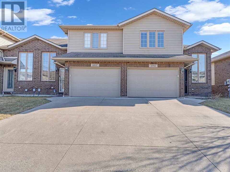 11937 Boulder Crescent in Windsor, ON - Building Photo