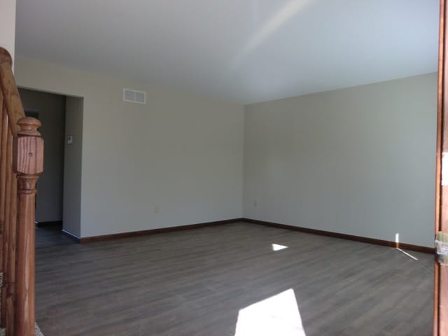 1409 Village Circle Dr in Glen Carbon, IL - Foto de edificio - Building Photo