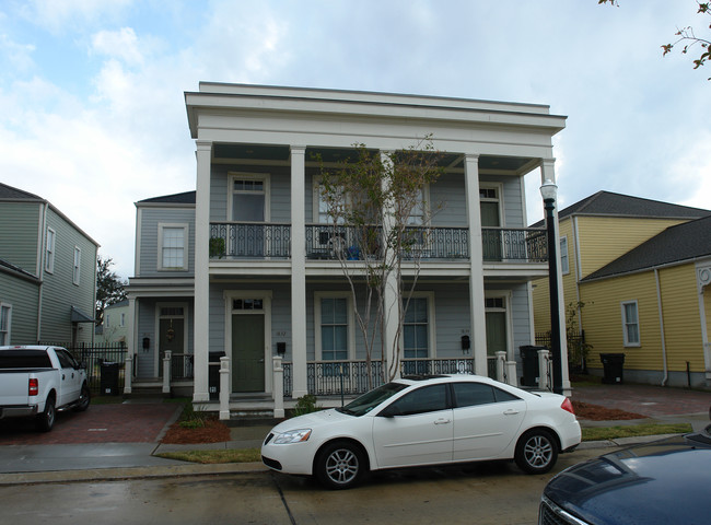 1832 Laurel St in New Orleans, LA - Foto de edificio - Building Photo