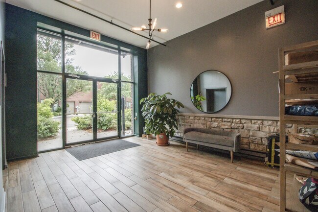 2222 W Diversey Ave in Chicago, IL - Building Photo - Building Photo