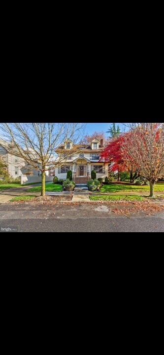 112 W Central Ave, Unit B in Moorestown, NJ - Foto de edificio