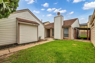 11838 Plumbrook Dr in Houston, TX - Building Photo