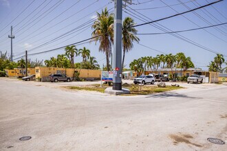 5730 4th Ave in Key West, FL - Foto de edificio - Building Photo
