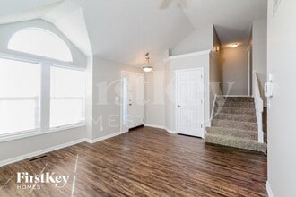 812 Emerson Dr in Belton, MO - Building Photo - Building Photo