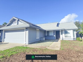 6916 Shady Woods Way in Rio Linda, CA - Building Photo - Building Photo