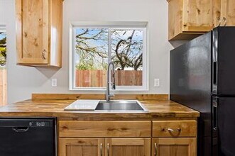 535 SE Sheridan Rd in Sheridan, OR - Building Photo - Building Photo