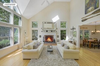 3 Hollow Tree Ln in East Hampton, NY - Building Photo - Building Photo